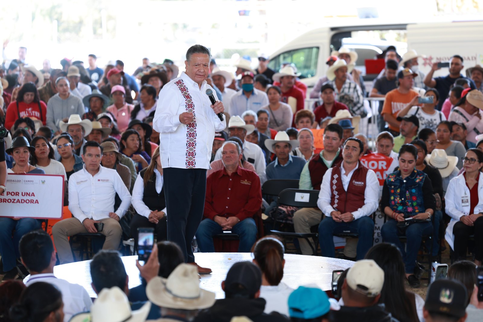 Menchaca condena destrozos a SEPH y niega irregularidades en contratos